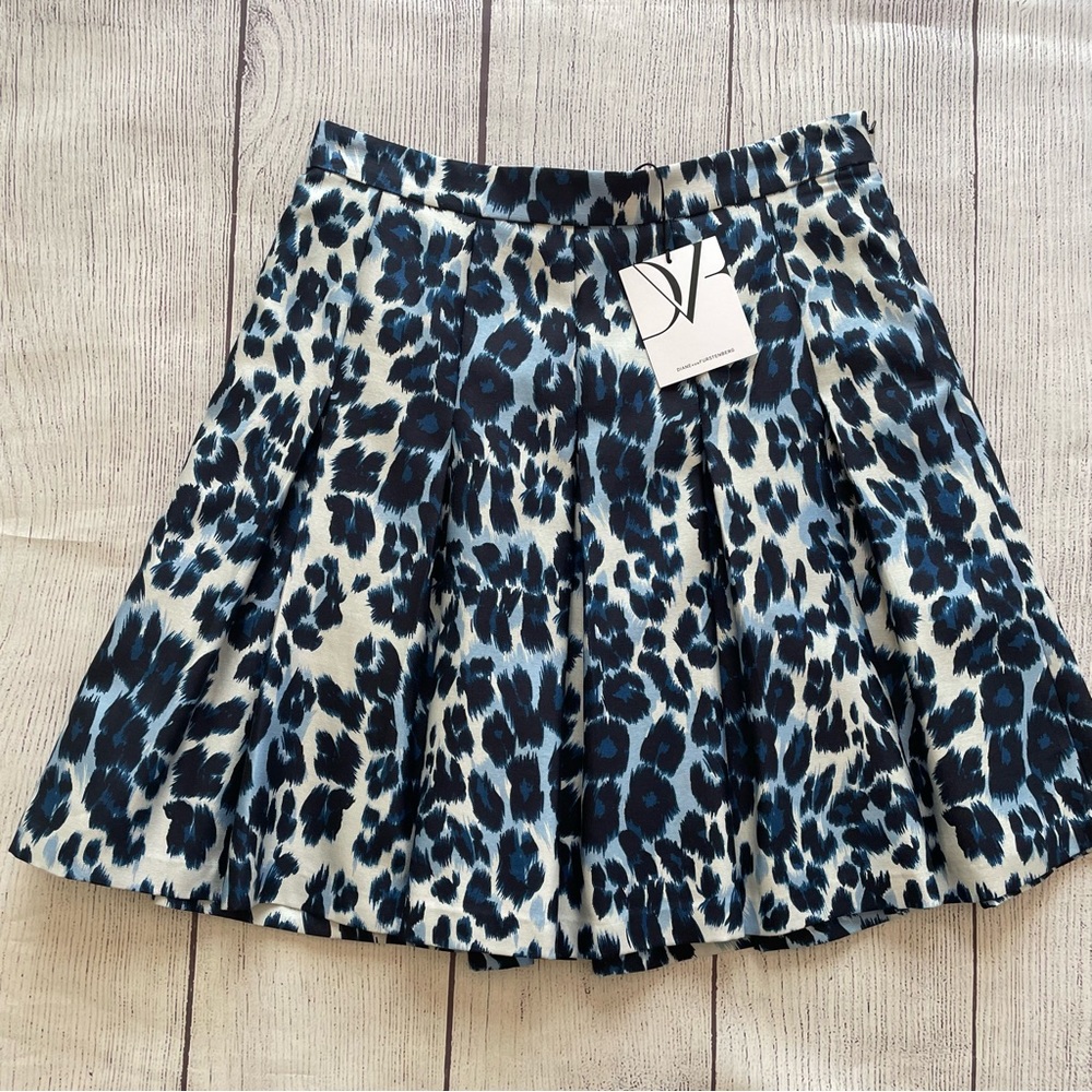Diane Von Furstenberg Gemma Blue Leopard Print Pleated Skirt 6